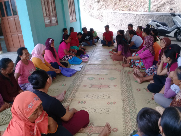 Pertemuan ibu-ibu pkk