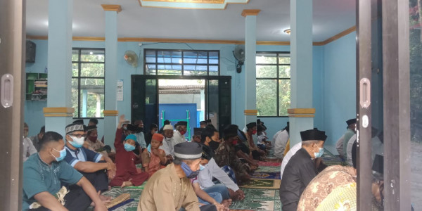 Shalat Idul Fitri di Masjid Al Ikhlas Kalinongko Lor