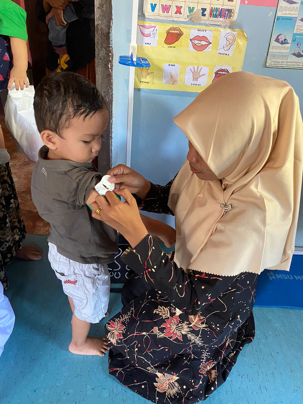 PENGUKURAN LINGKAR LENGAN BALITA