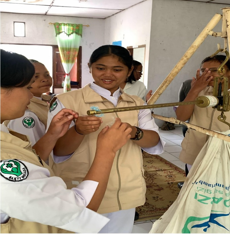 Melakukan Posyandu dan BKB