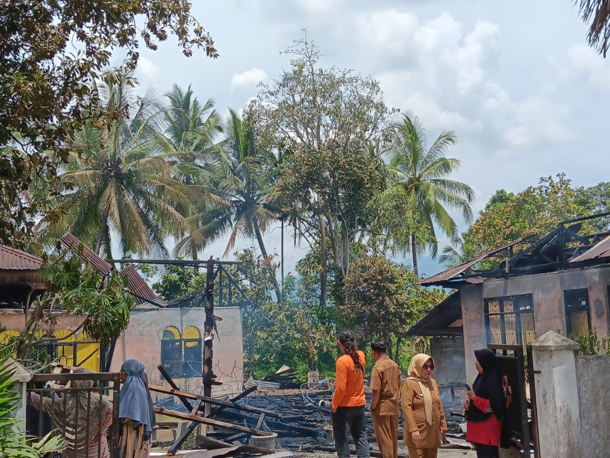 KEBAKARAN MENGHANGUSKAN 3 UNIT RUMAH di JORONG HALABAN NAGARI PANYAKALAN
