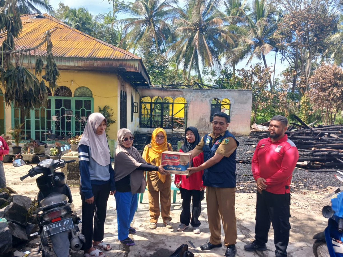 Bantuan Korban Kebakaran dari Dinas Sosial Kab. Solok