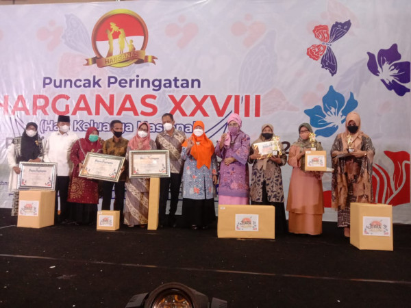 Pelaksanaan Peringatan Hari Keluarga Nasional (HARGANAS) ke 28 Tingkat Provinsi Sumatera Barat