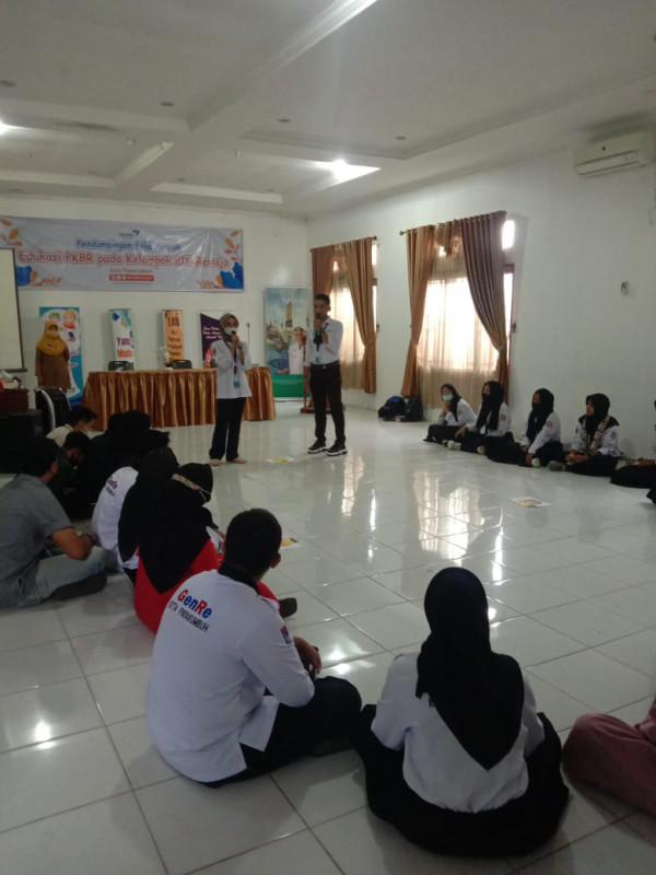 Edukasi PKBR pada Kelompok PIK R