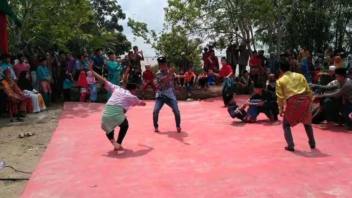 Adat istiadat silat