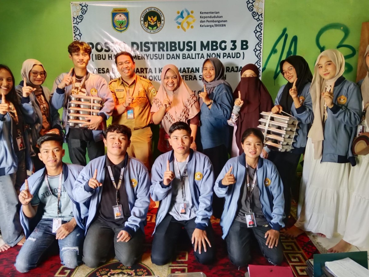 Distribusi MBG 3B oleh Tim Pendamping Keluarga bersama Mahasiswa KKN UNBARA (Program Prioritas Presiden RI)