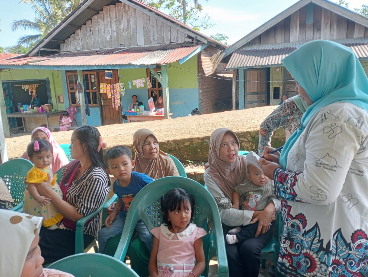 Melakukan KIE  tentang macam-macam alat kontrasepsi