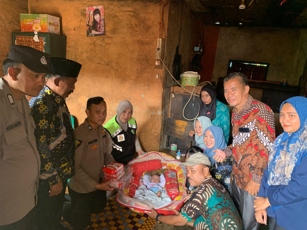 Pemberian bantuan nutrisi pada sasaran genting