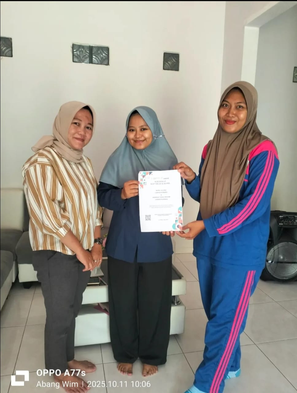 Pemberian sertifikat bagi catin perempuan