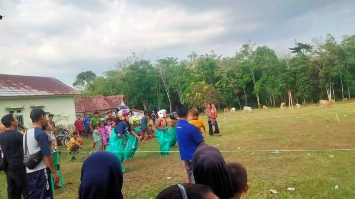 Lomba Lompat Karung