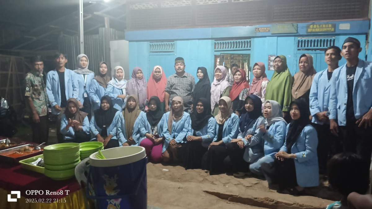 Perpisahan anak KKN dengan pemerintah Desa