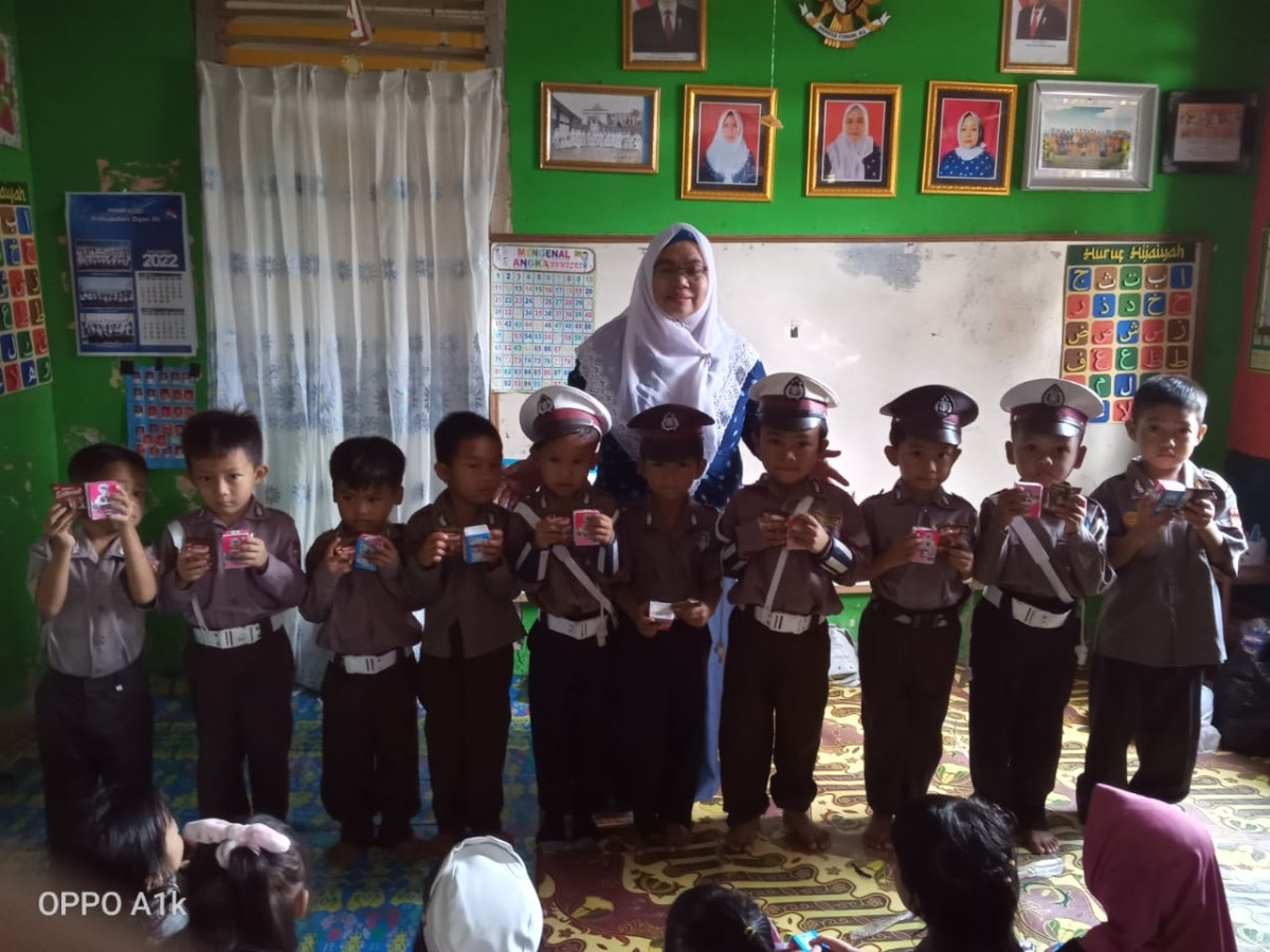 Pembagian PMT Anak PAUD