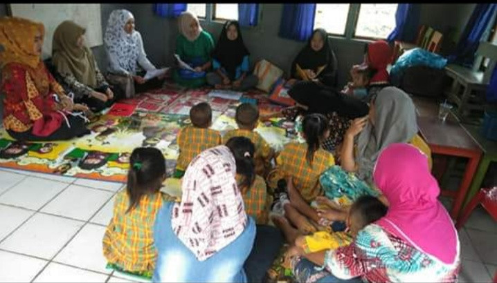 mengikuti pembinaan bkb