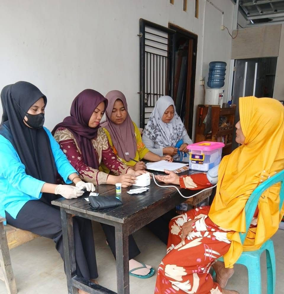 PEMBINAAN BINA KELUARGA LANSIA (BKL) DAN POSYANDU LANSIA