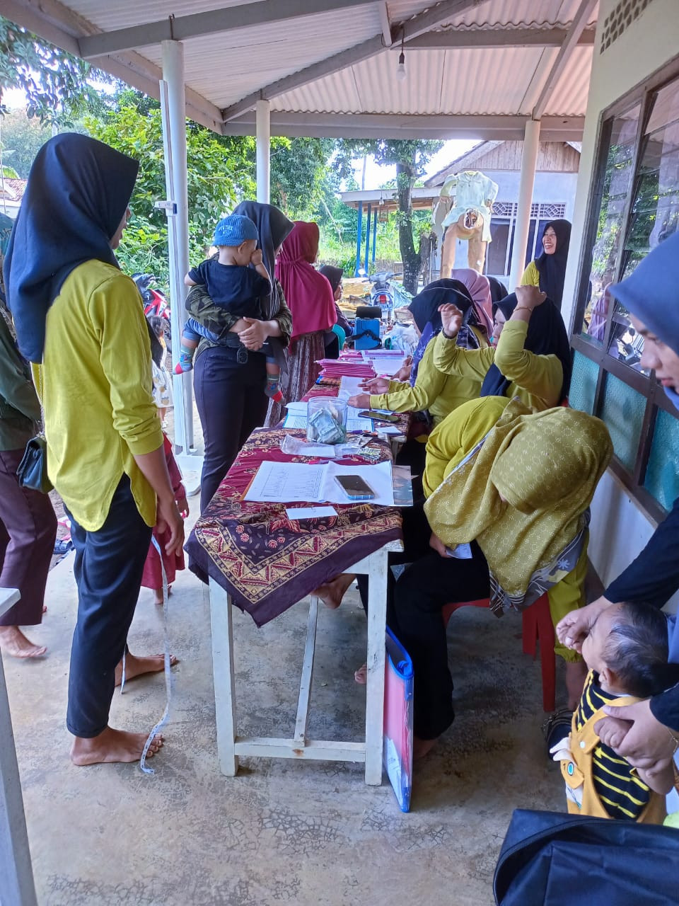Pengecekan kesehatan masyarakat