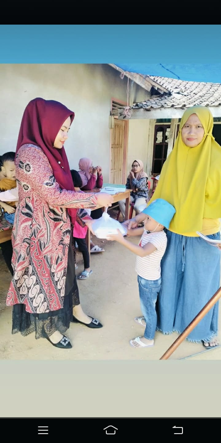 PEMBERIAN PMT BALITA