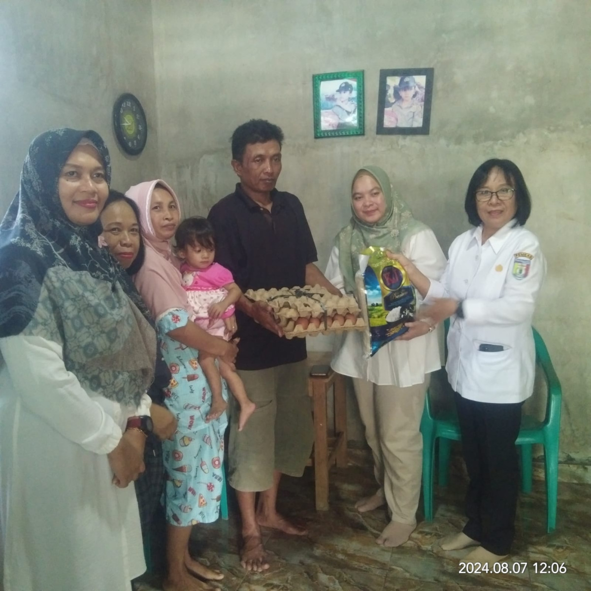 PEMBERIAN SEMBAKO DARI DINAS KESEHATAN