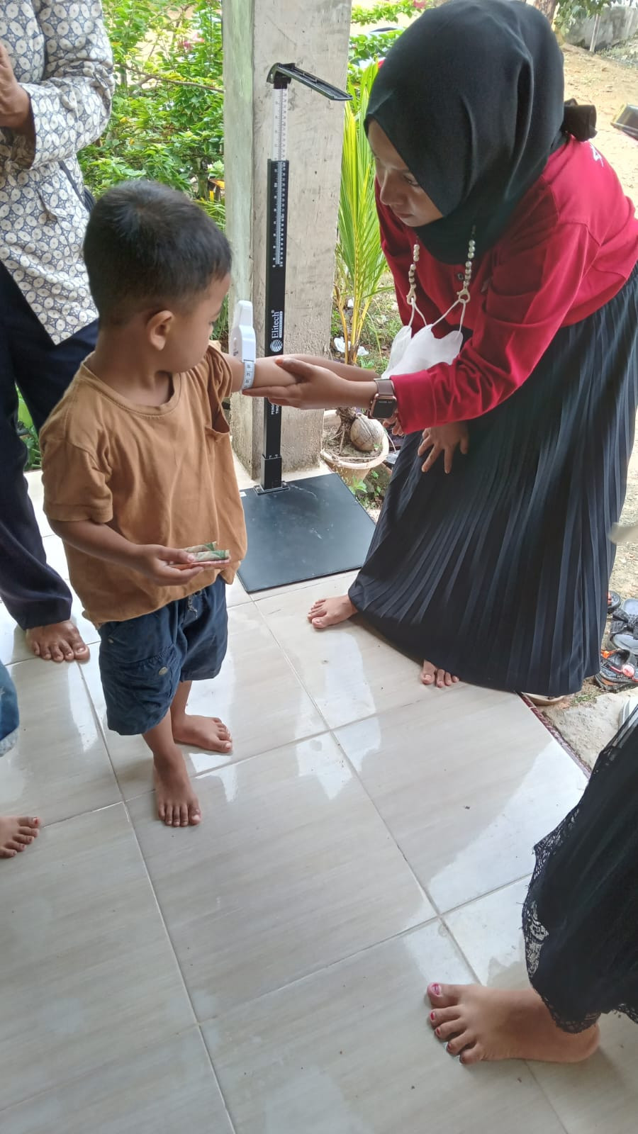 ukur lingkar lengan atas