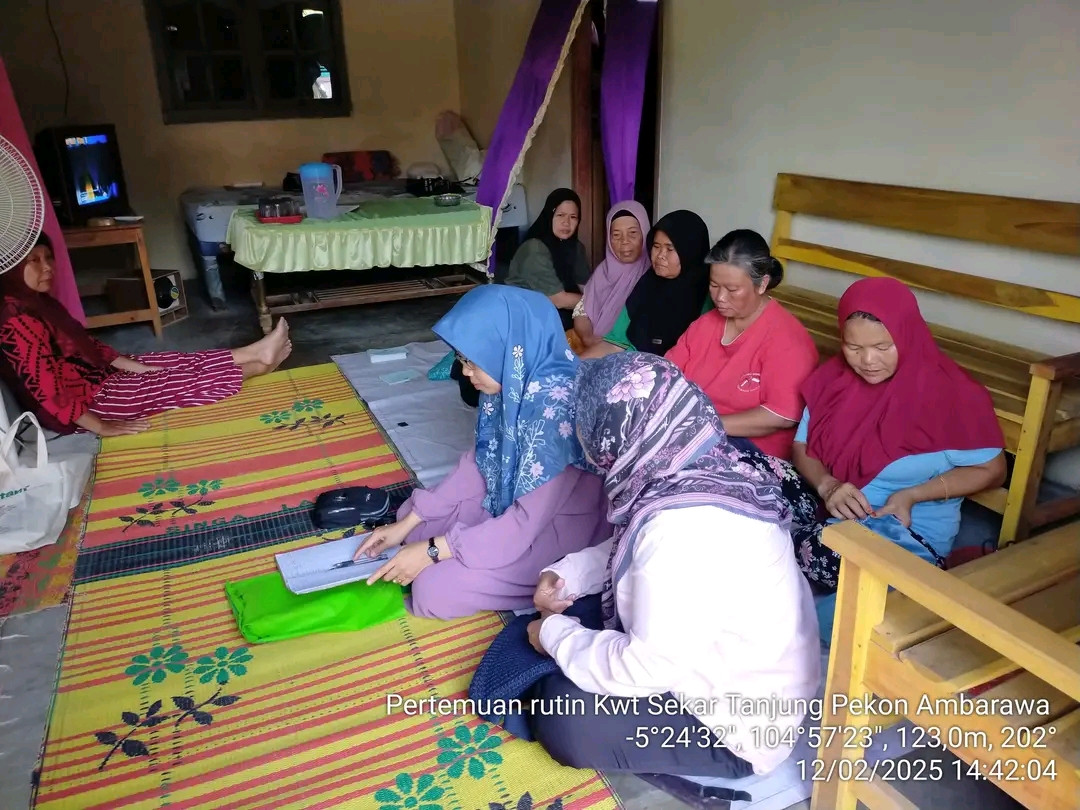 Pertemuan rutin kwt sekar tanjung dihadiri mahasiswa polinela