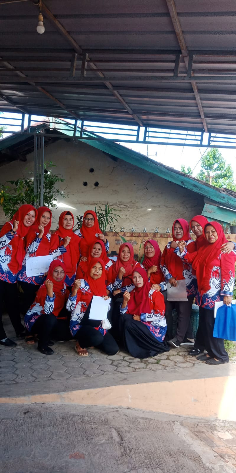 PEMBINAAN KELOMPOK KEGIATAN BINA KELUARGA REMAJA ( BKR )