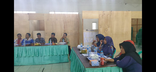 Kegiatan rapat sensus penduduk , sensus secara online 2020