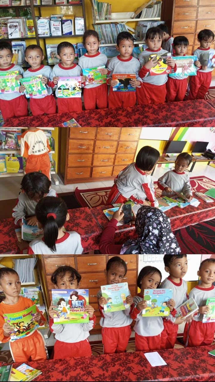 KUNJUNGAN TK ANANDA PENYAMUN KE PERPUSTAKAAN SINAR HARAPAN DESA PENYAMUN