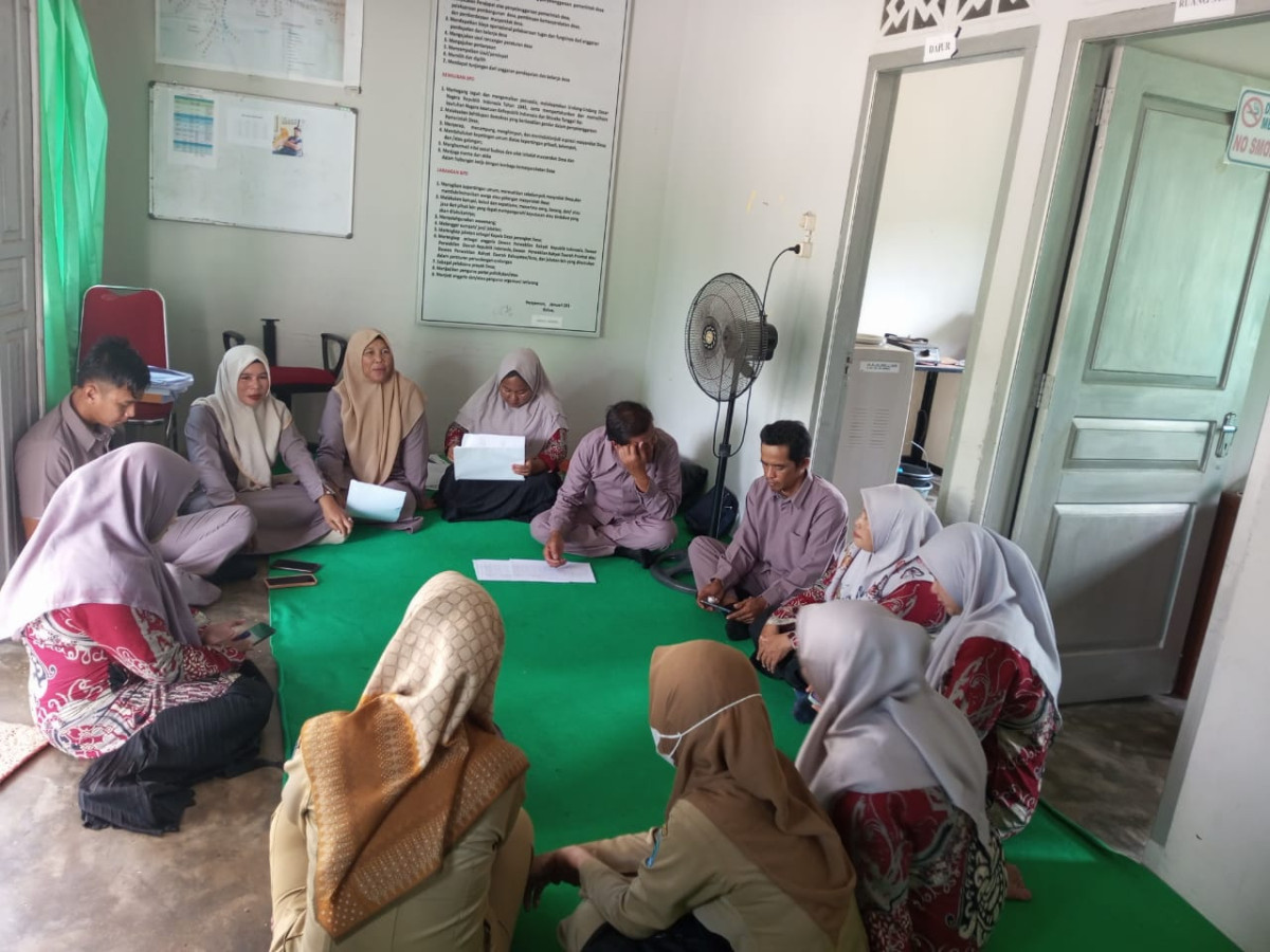 pembinaan kader dalam kelompok bina keluarga balita dan penyerahan kids bkb