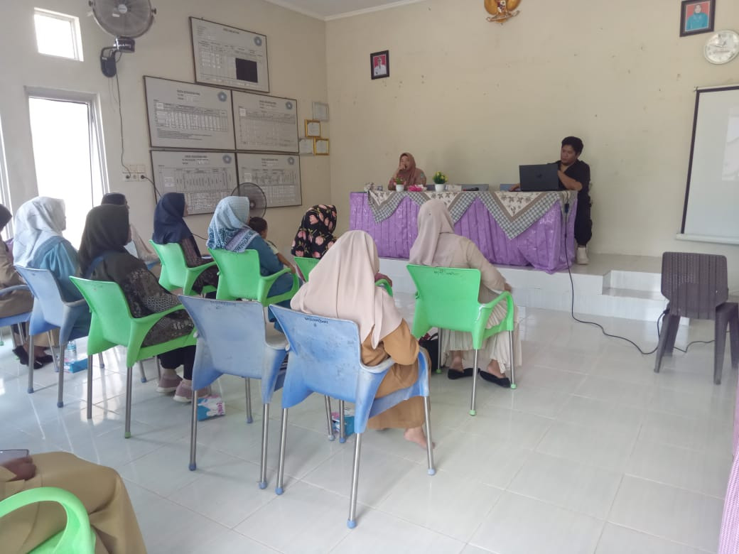 Melaksanakan kegiatan penyuluhan praktek P2GP dan Kespro (Pencagana Perlukaan genetalia Perempuan)