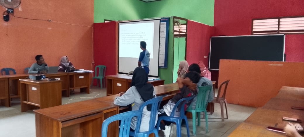 Pertemuan Pusat Informasi dan Konseling Remaja (PIK R) SMKN 2 Tanjungpandan