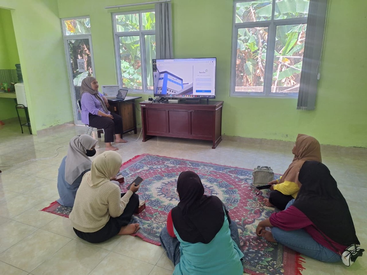 MELAKUKAN PEMBINAAN KADER TRIBINA