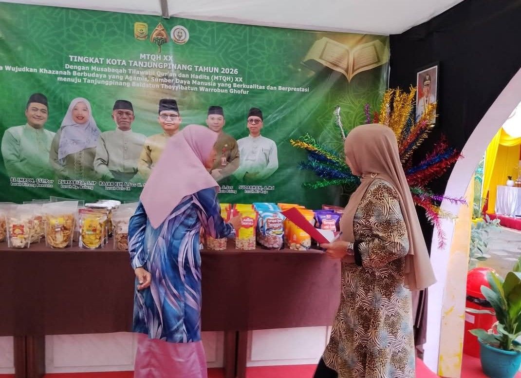 Mengunjungi bazar uppka dan umkm