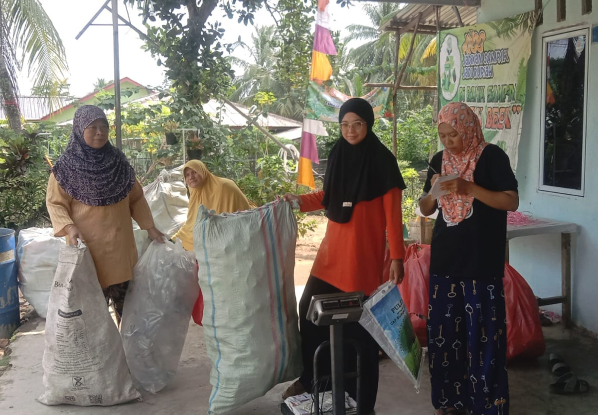 Untuk meningkatkan ekonomi keluarga