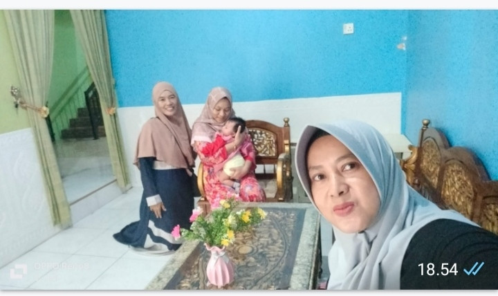 Mendampingi ibu yg baru melahirkan