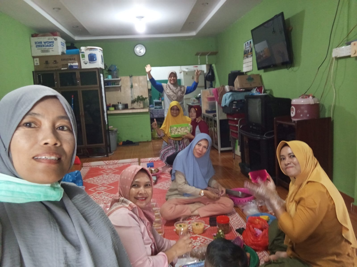 Pmt oleh tp pkk kelurahan pinang kencana