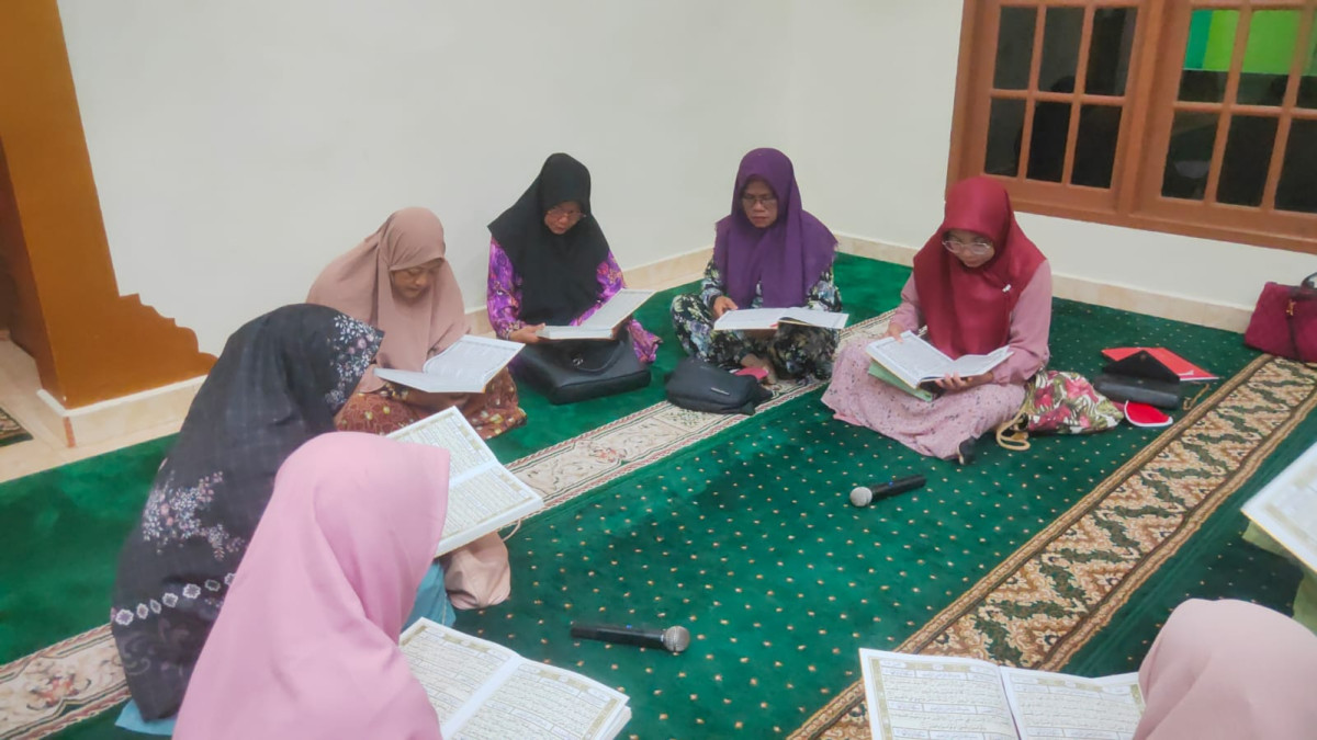 membaca alquran secara bergilir
