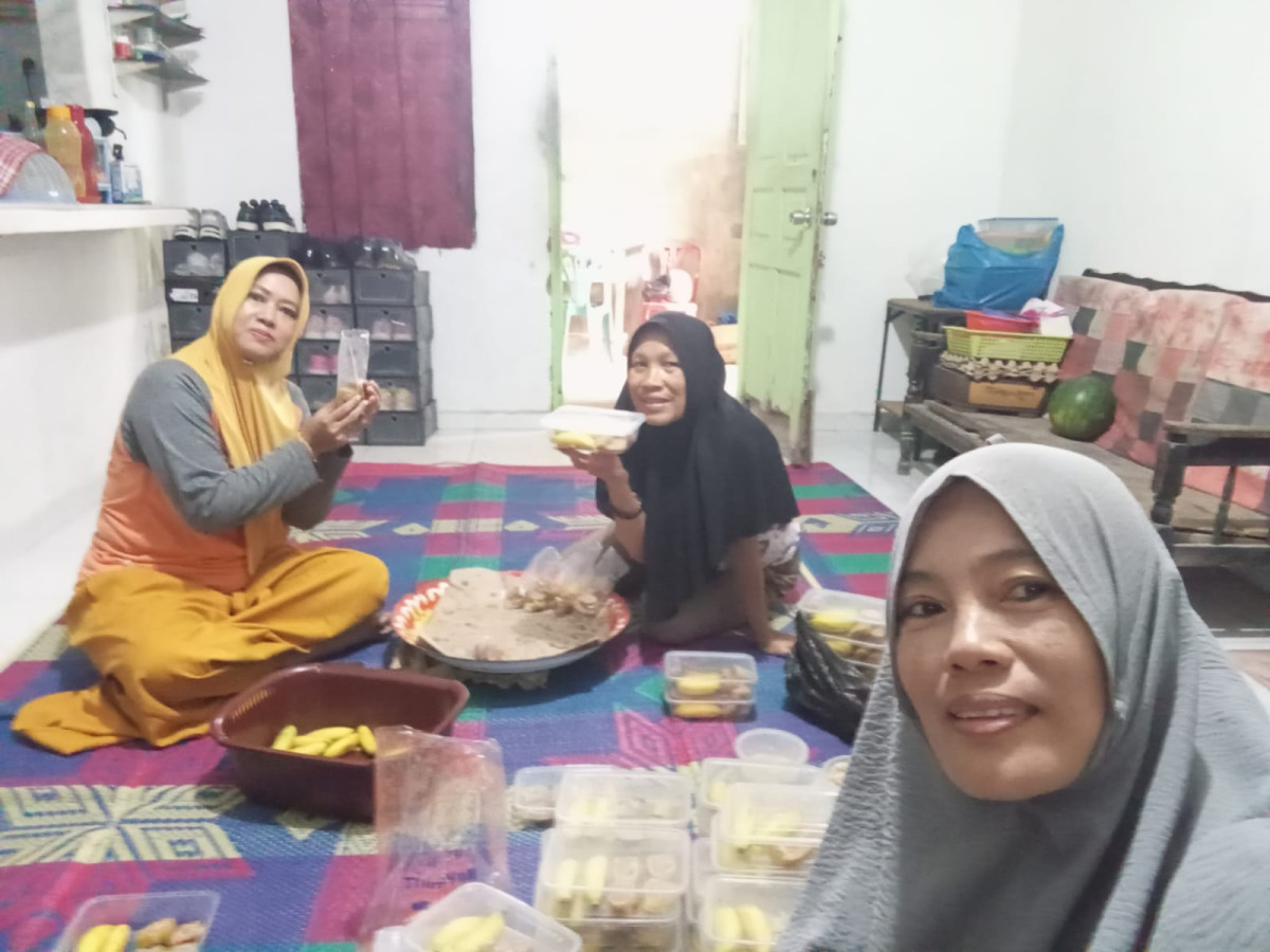 Pmt oleh tp pkk kelurahan pinang kencana