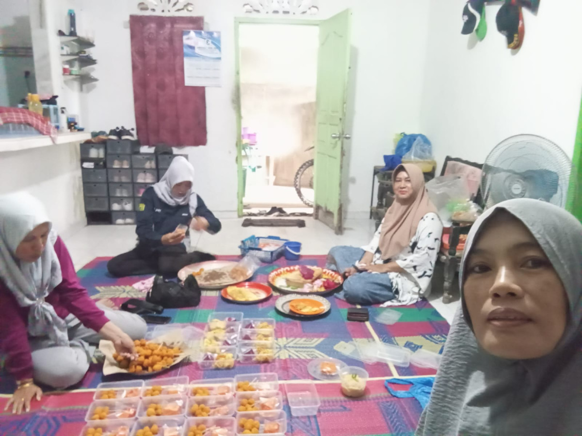 Pmt oleh tp pkk kelurahan pinang kencana