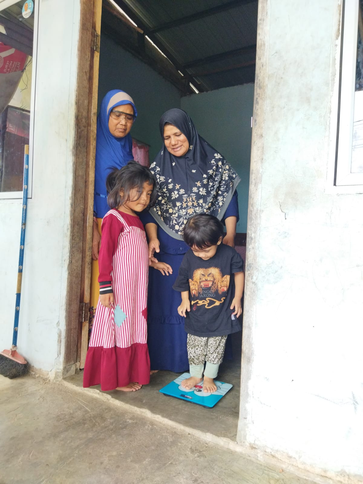 Monitoring Tumbuh Kembang Anak Oleh Kader posyandu pucuk Merah