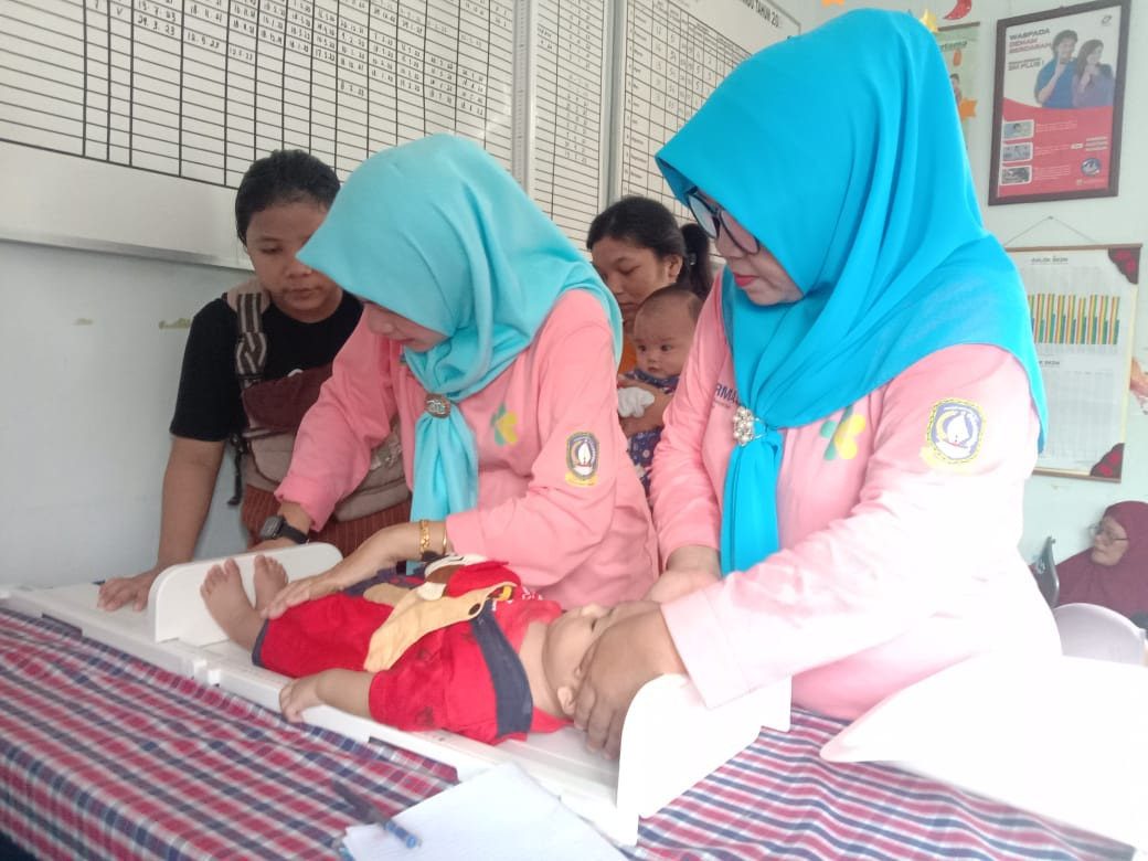 Monitoring Tumbuh Kembang Anak &BKB CERIA Oleh Kader Posyandu Hang Tuah Mandiri