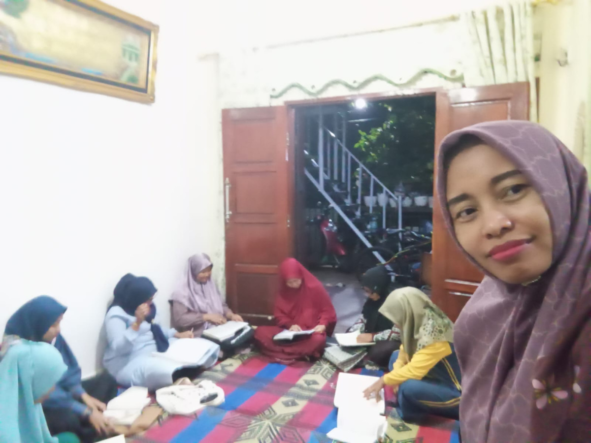 Pengajian Gabungan Ibu2 RW 11 dan Ibu2 RW 05  untuk mempererat Tali silaturahmi
