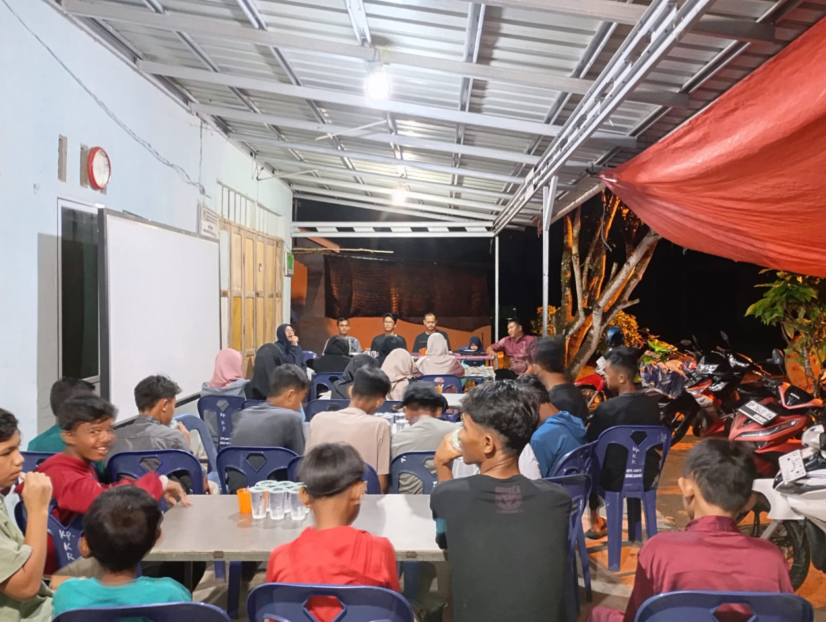 Pertemuan PIK-R KP.Karang Rejo Untuk Menjalin Keakraban Dan Rencana Pembentukan Posyandu Remaja Bertempat Di Kp.Karang Rejo Kelurahan Pinang Kencana