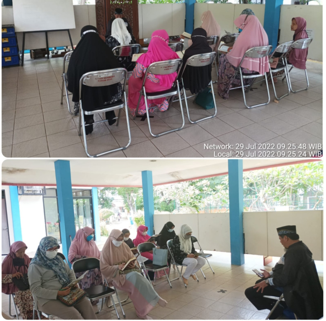 Pengajian Ibu-ibu Kel. Cideng dengan  Guru Pengajar Ustadz Muhajirin di mushola RPTRA Kenanga Cideng.