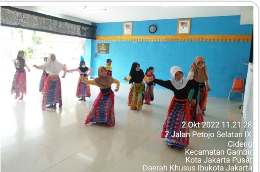 Latihan Menari