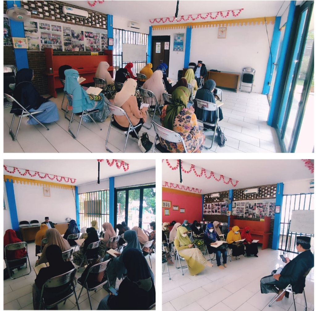 Pengajian Ibu-ibu Kel. Cideng dengan  Guru Pengajar Ustadz Muhajirin di mushola RPTRA Kenanga Cideng.