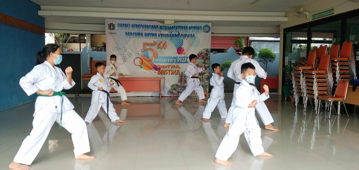 Latihan Karate