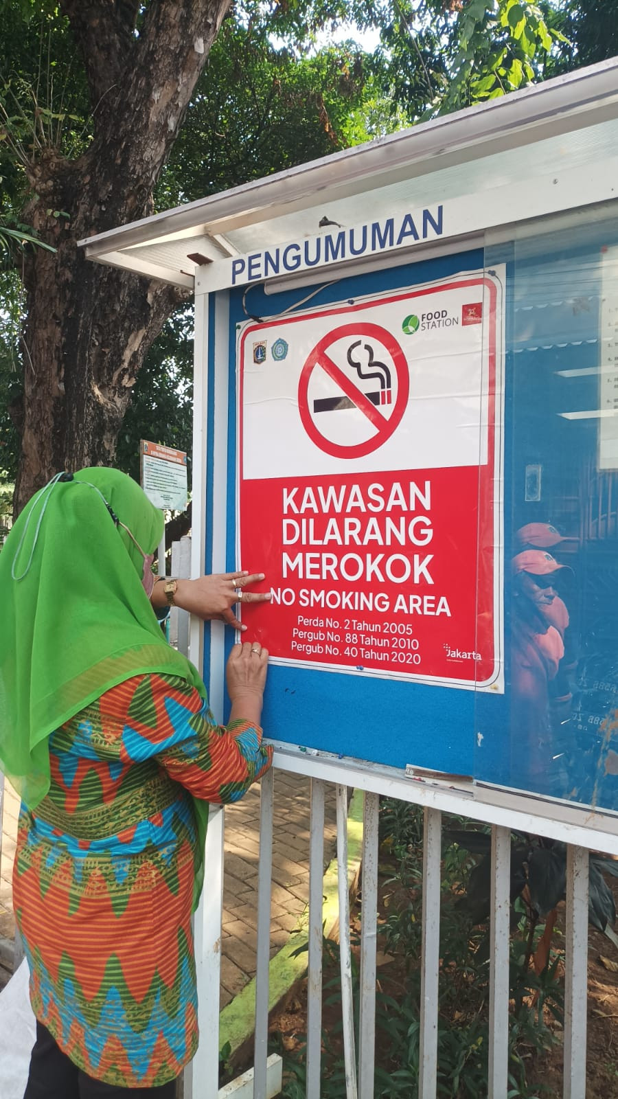 Pemasangan Stiker Kawasan Tanpa Rokok (KTR)