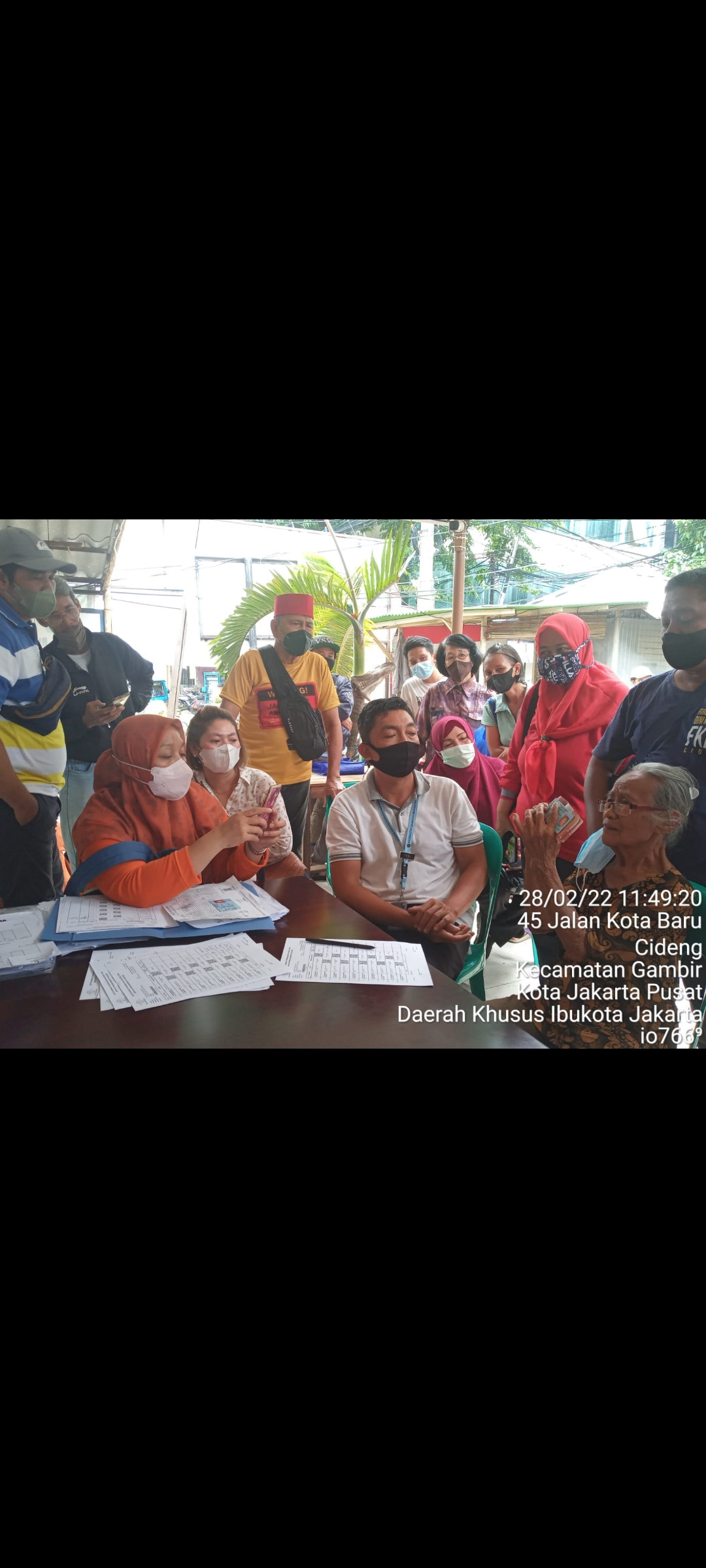Penyaluran bantuan sosial