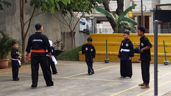 Latihan Pencak Silat dar Sudin PORA