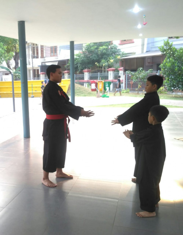 Latihan Pencak Silat dari Sudin PORA