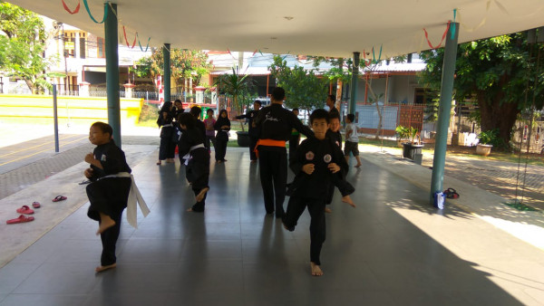 Latihan Pencak Silat dar Sudin PORA